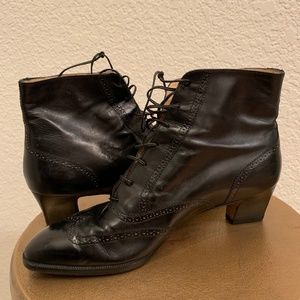 Vintage Salvatore Ferragamo - Black Lace Up Boot